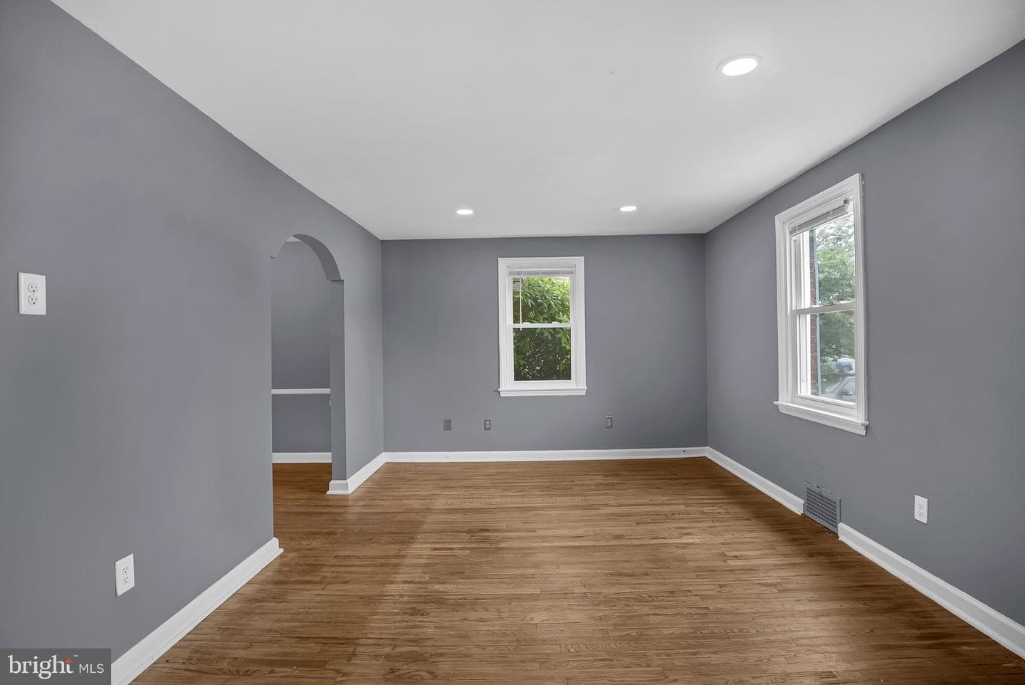 1233 East Avenue photo 7