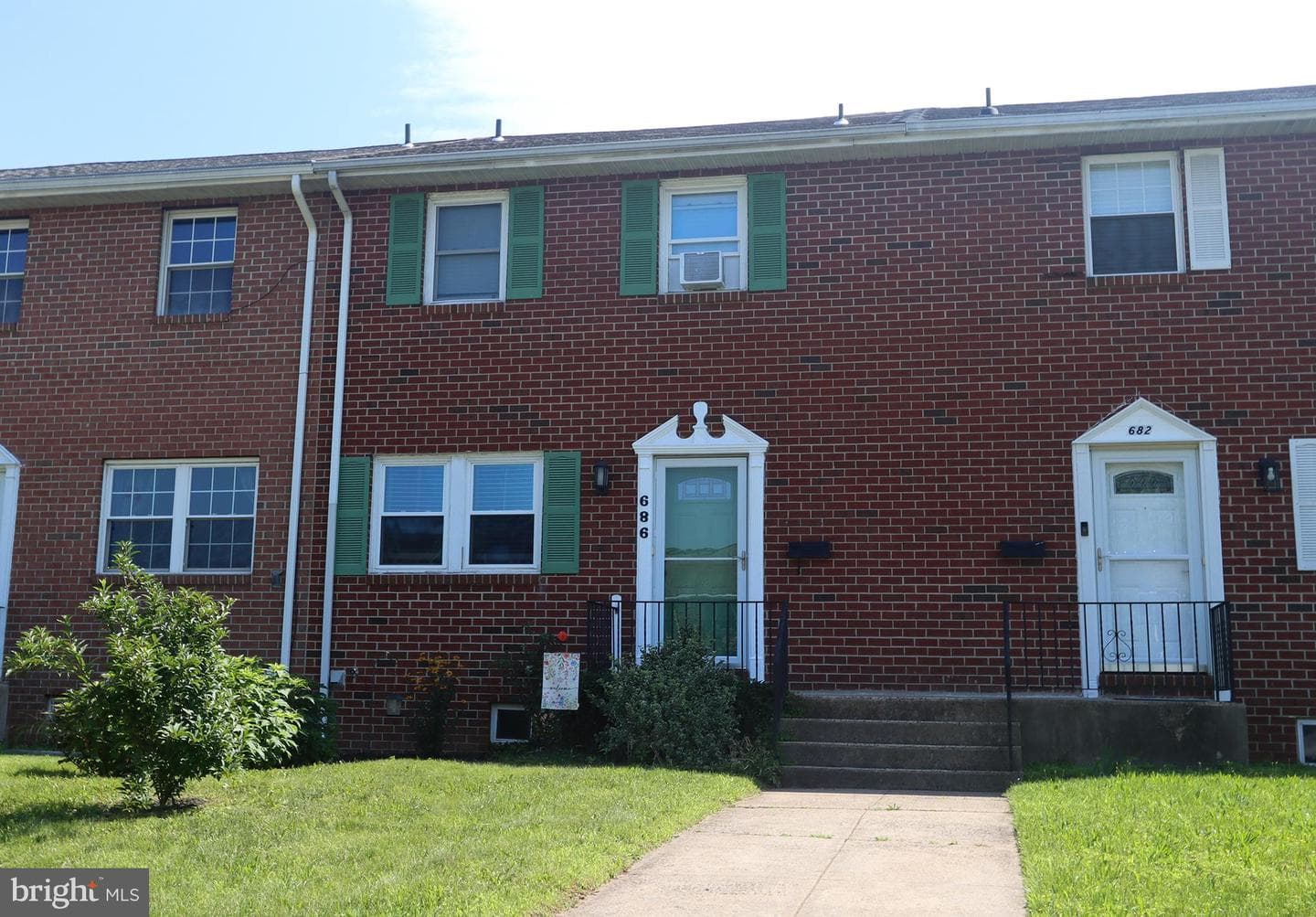 686 Jefferson Street photo 1