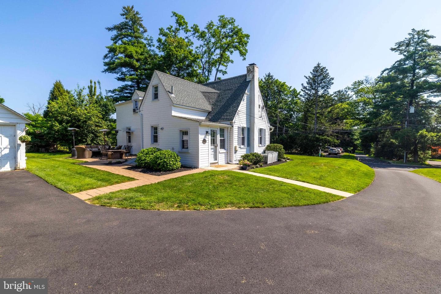 2300 Pioneer Road photo 30