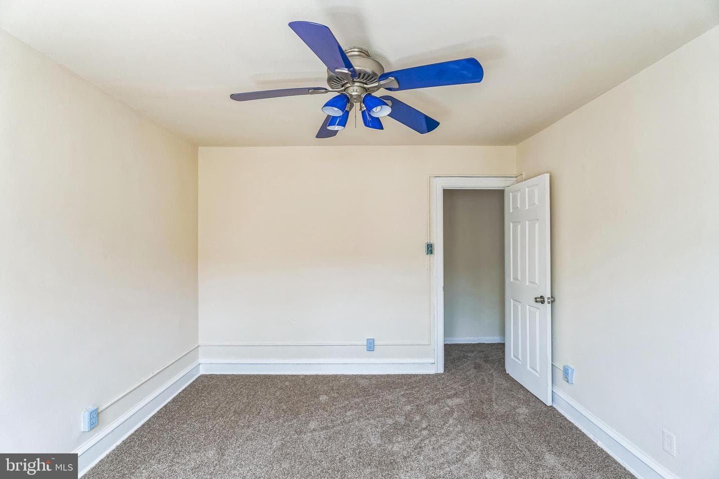 1712 Chelsea Road photo 17