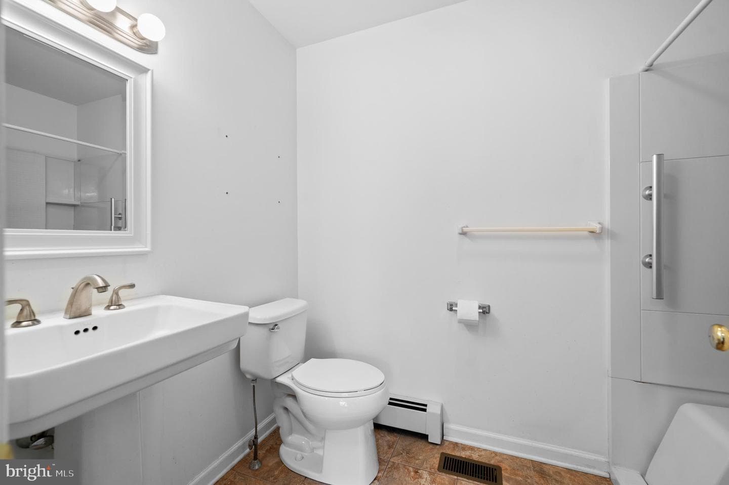 38 S Grange Avenue photo 19