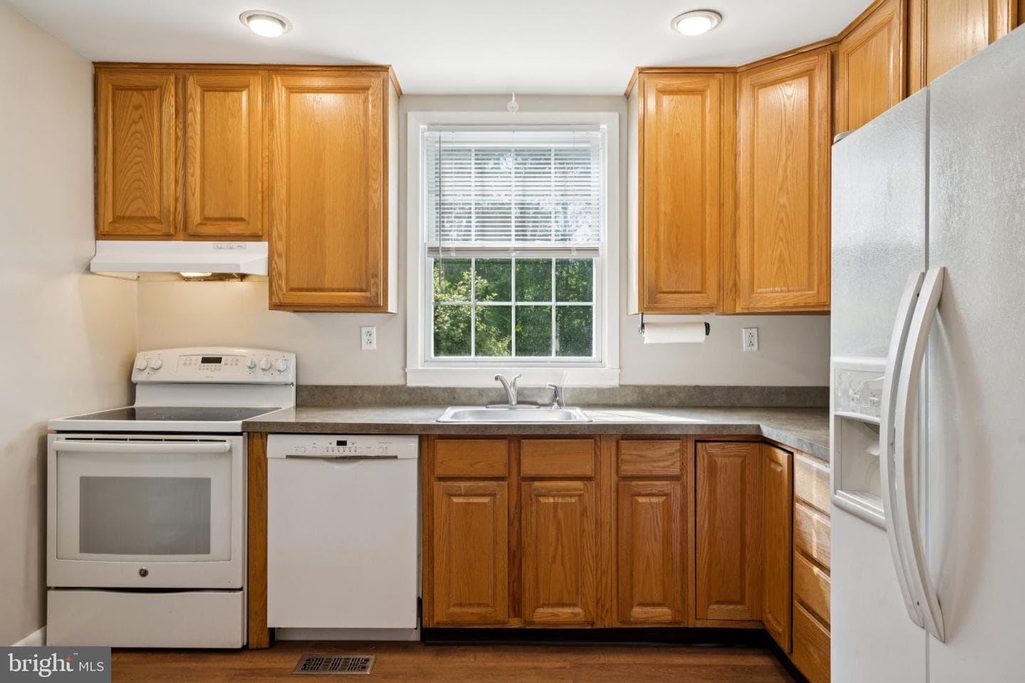 916 Davis Road photo 19