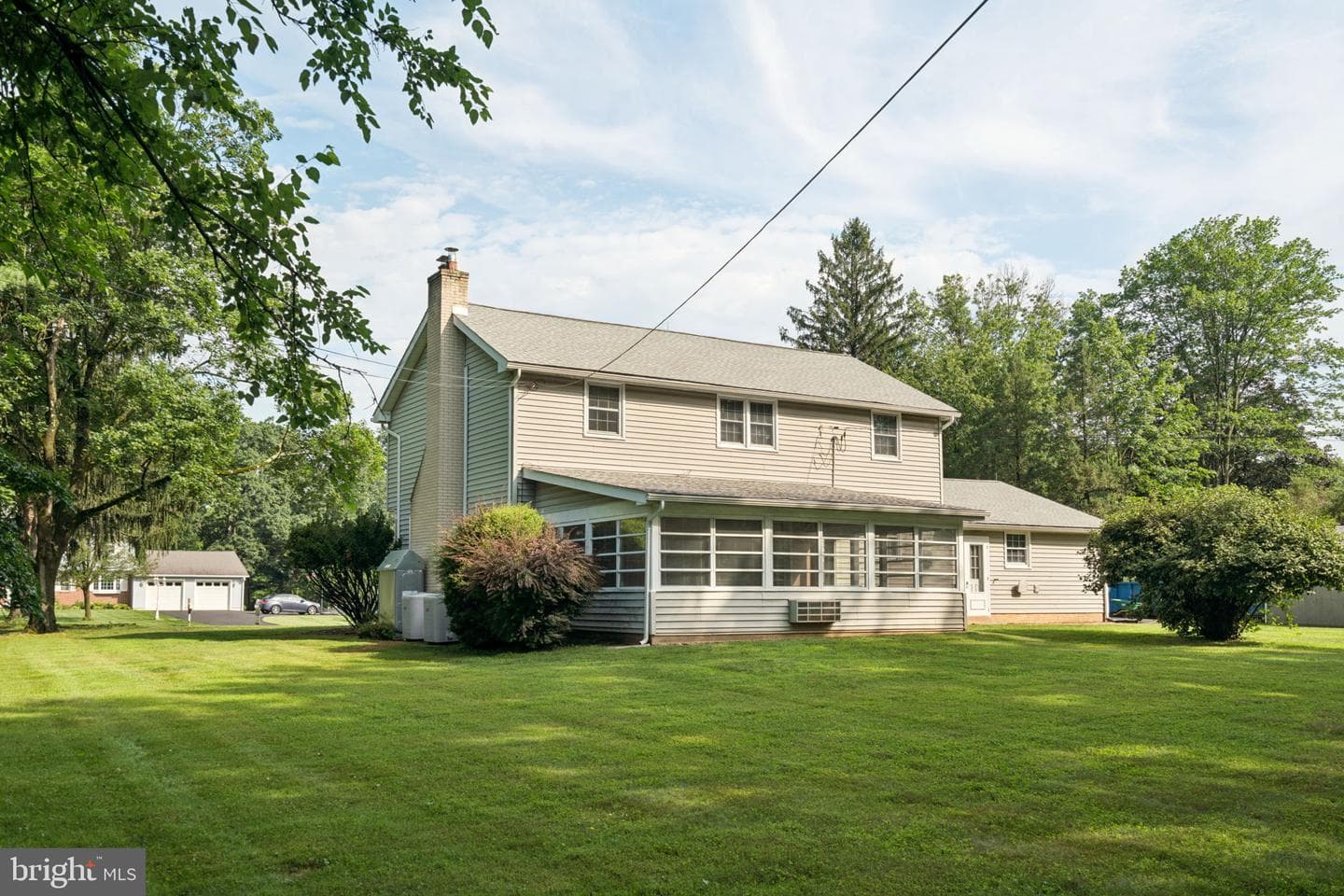 916 Davis Road photo 2
