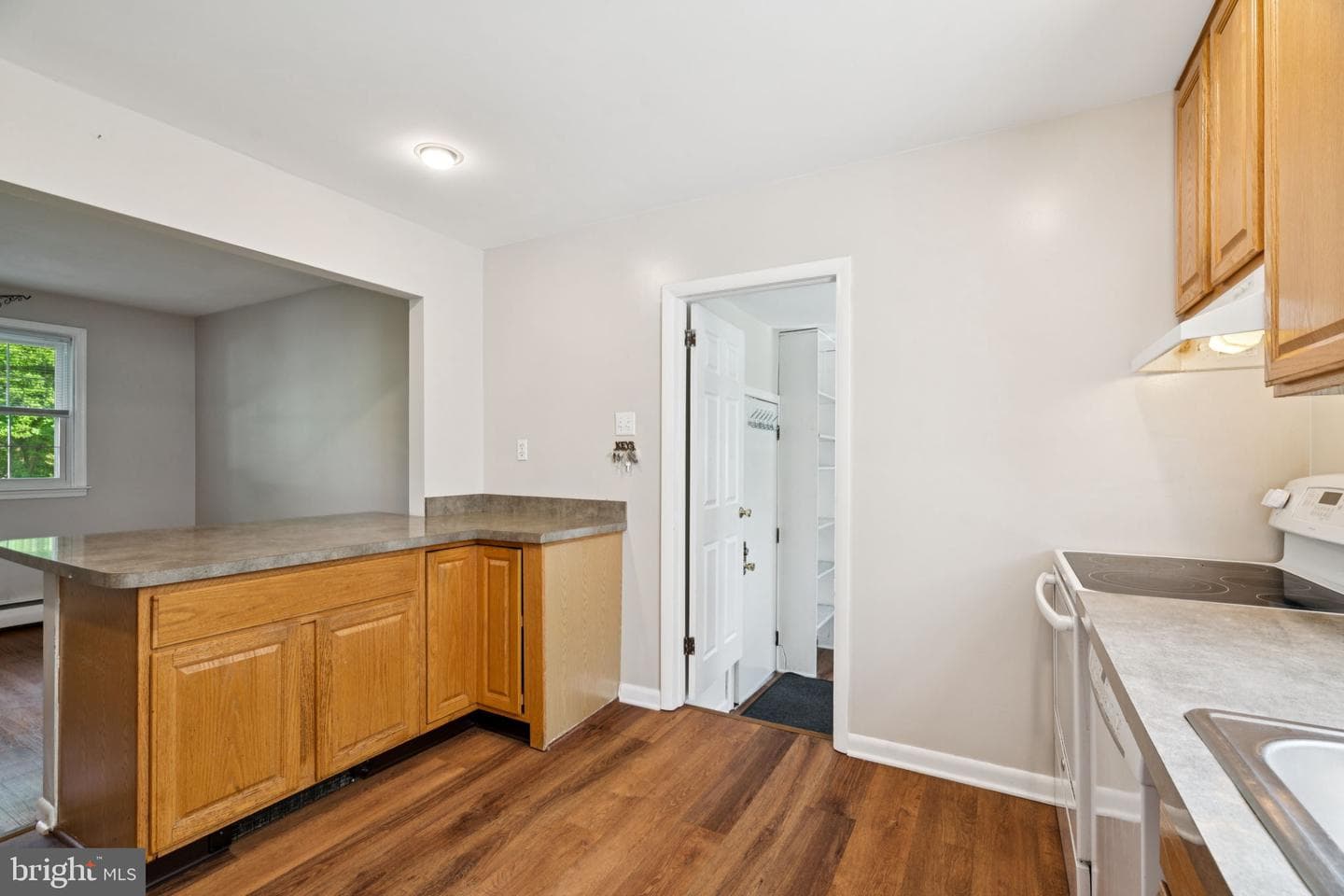 916 Davis Road photo 21