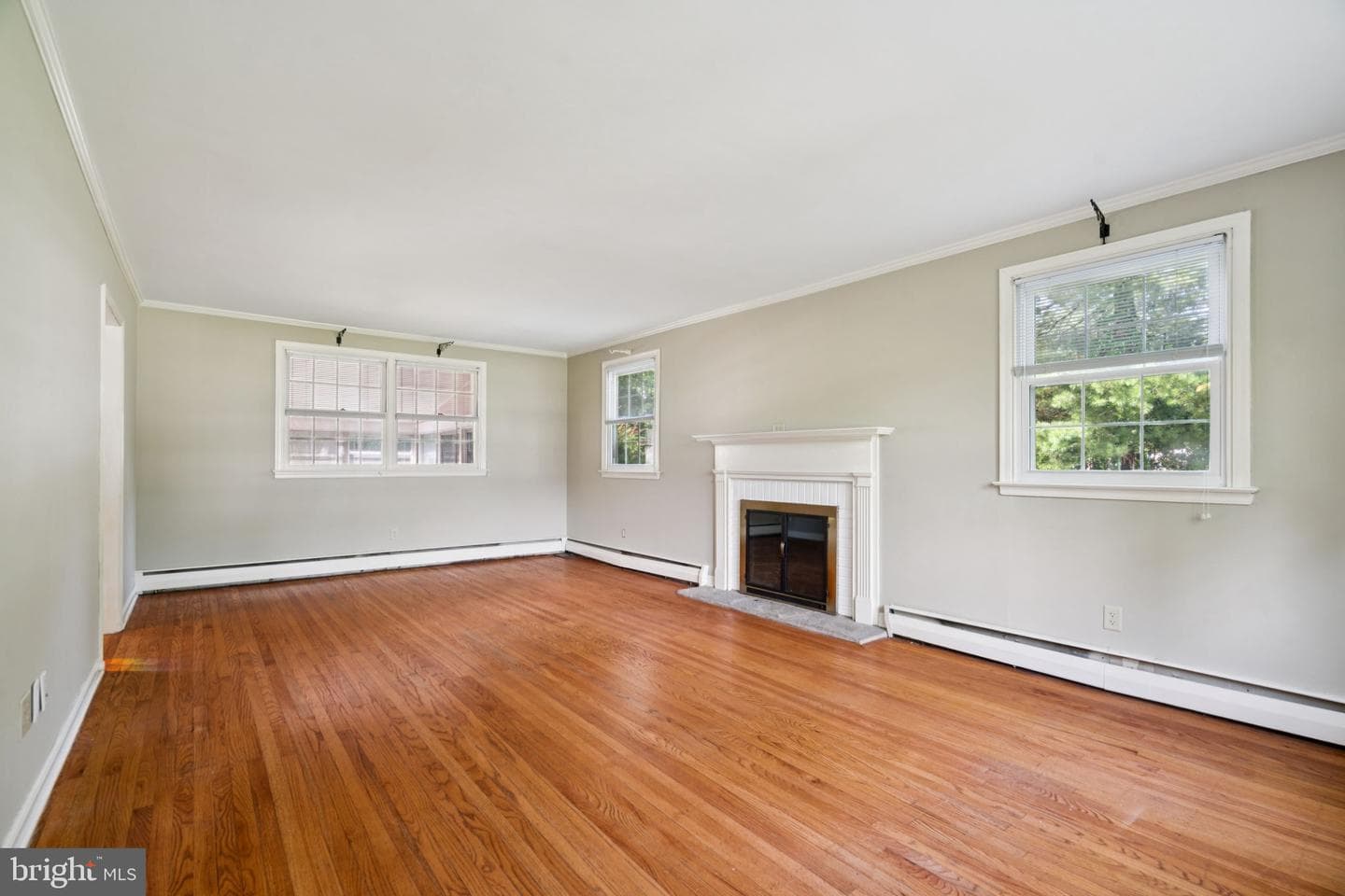 916 Davis Road photo 9