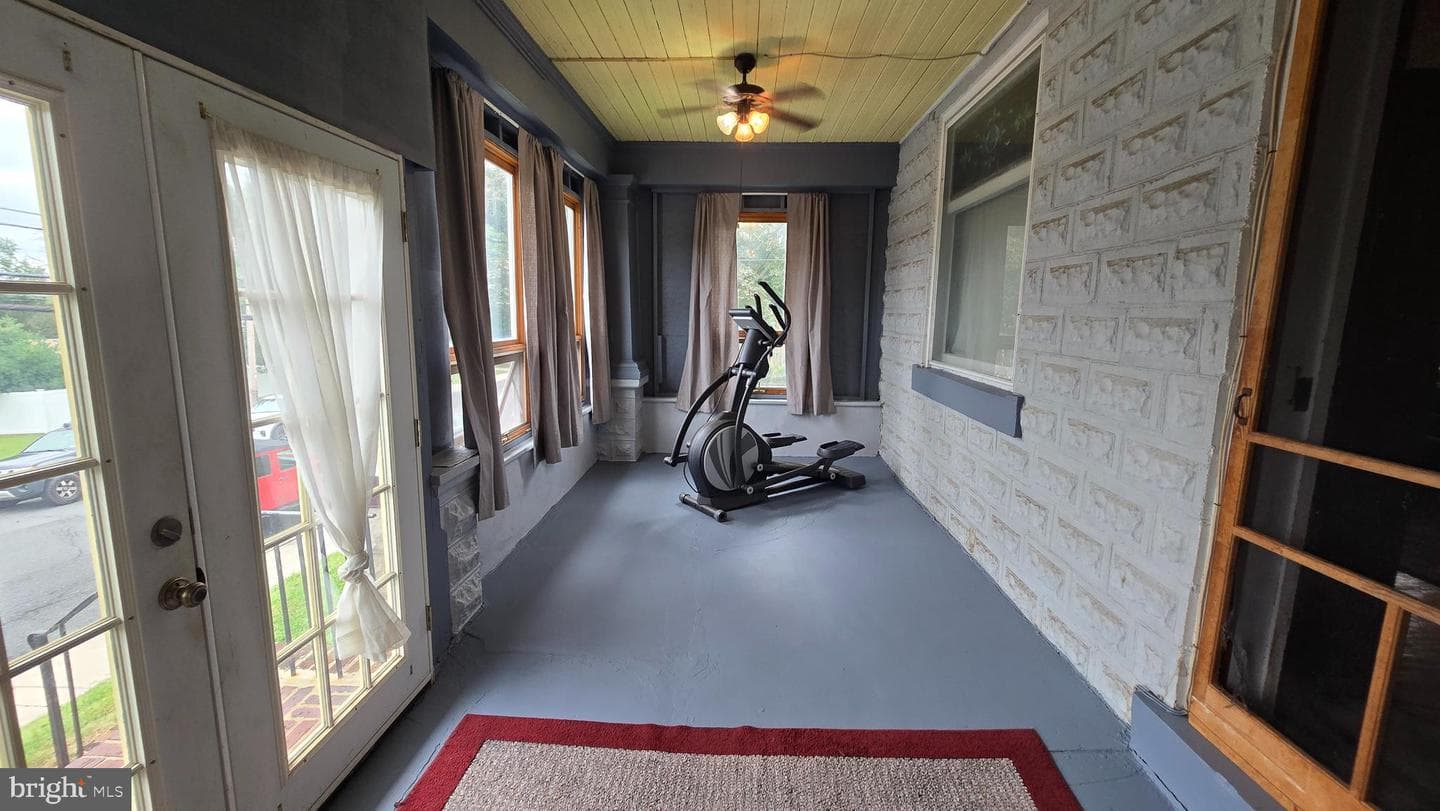451 Penn Street photo 26