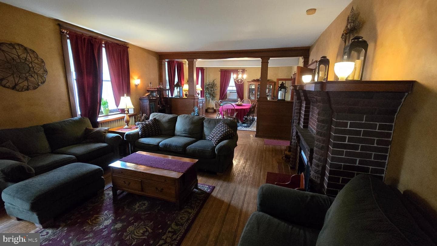 451 Penn Street photo 9