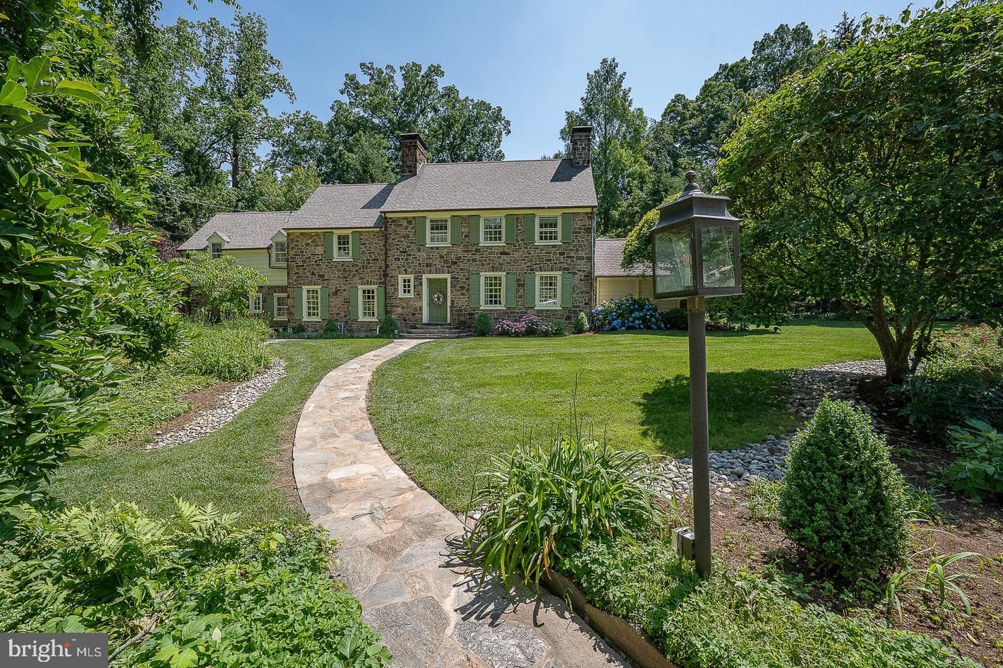 210 Curwen Road photo 1
