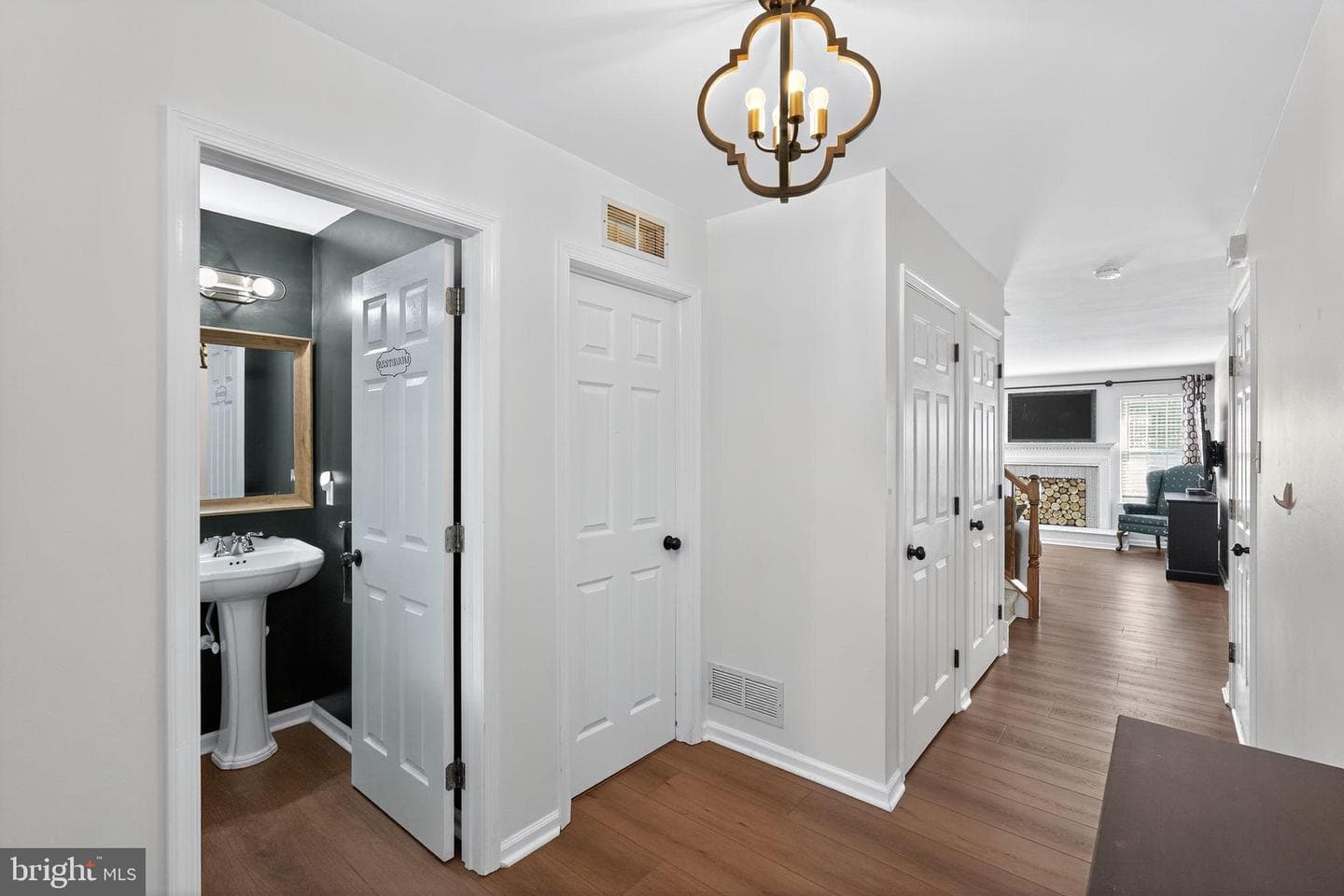 206 Saratoga Way photo 2