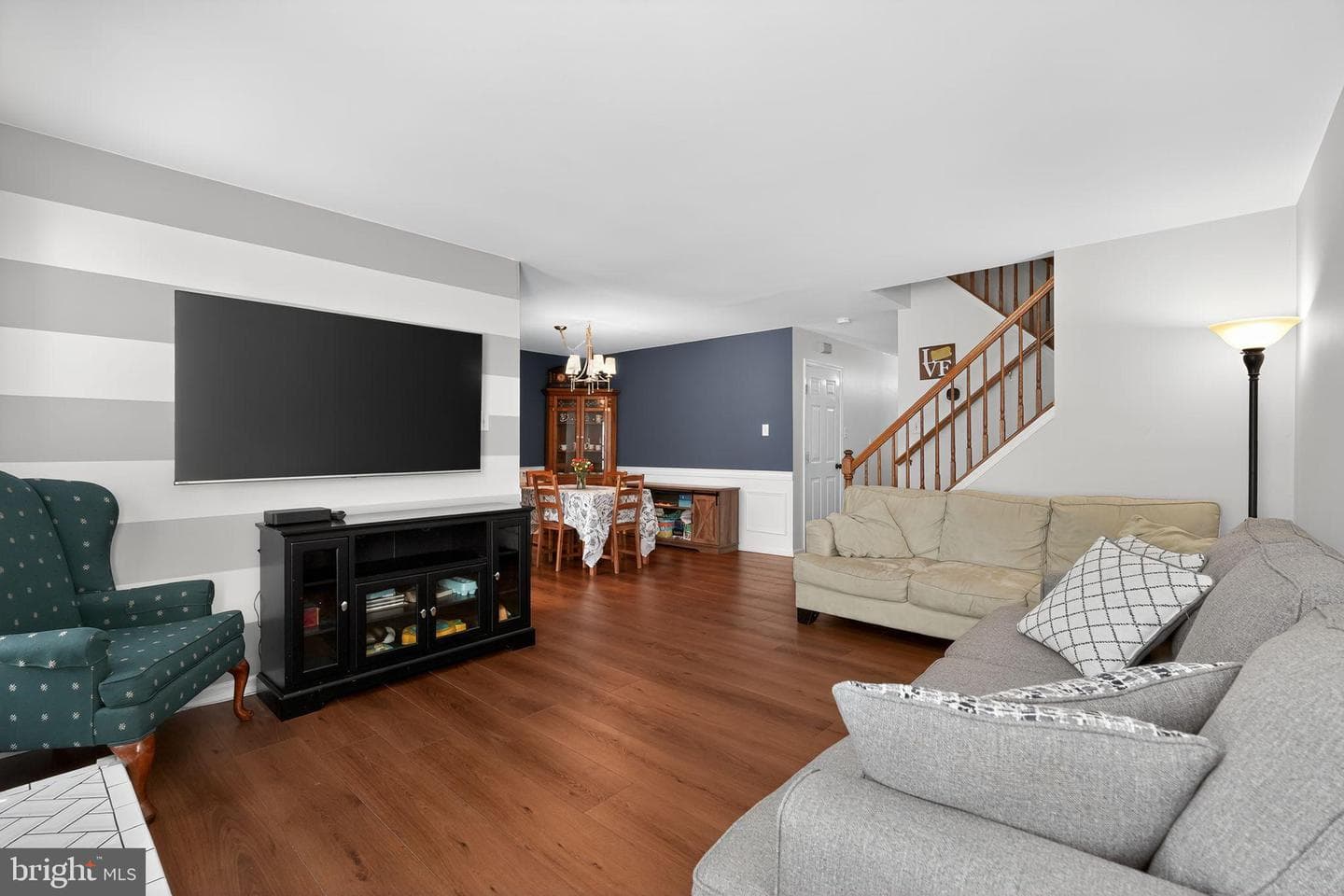206 Saratoga Way photo 3