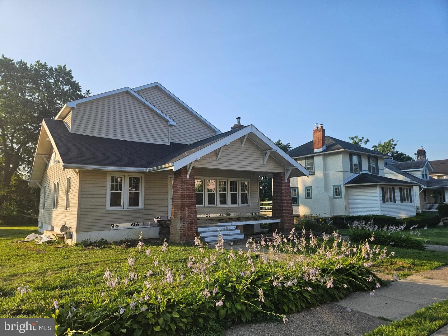 449 Linden Avenue photo 1