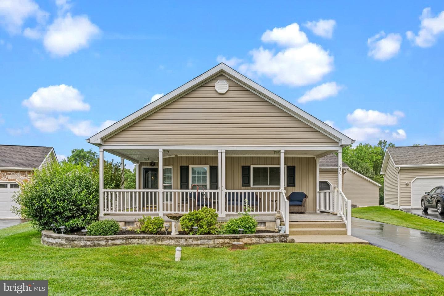 620 Eucalyptus Way photo 1