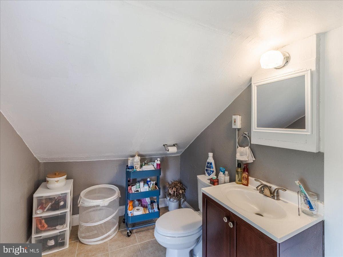 1086 Edge Hill Road photo 25