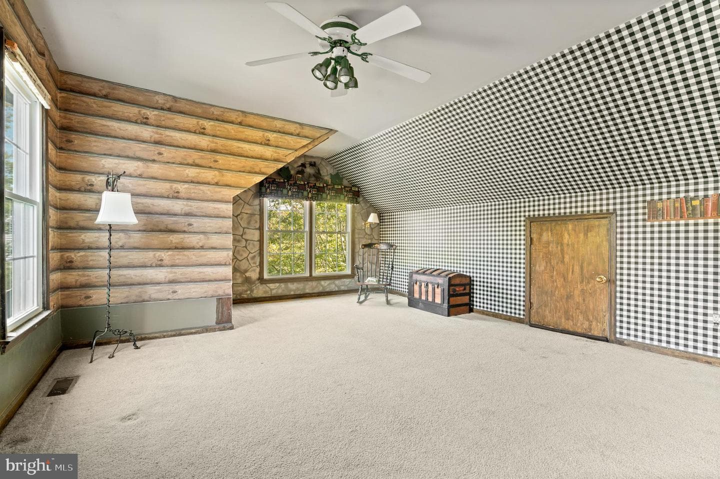 272 Mallard Drive E photo 31