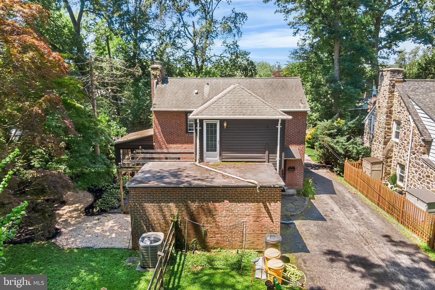 533 E Wynnewood Road photo 29