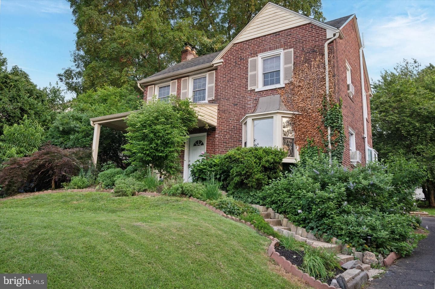 416 Carlton Avenue photo 1