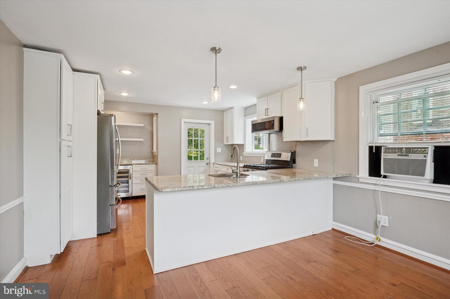 416 Carlton Avenue photo 13