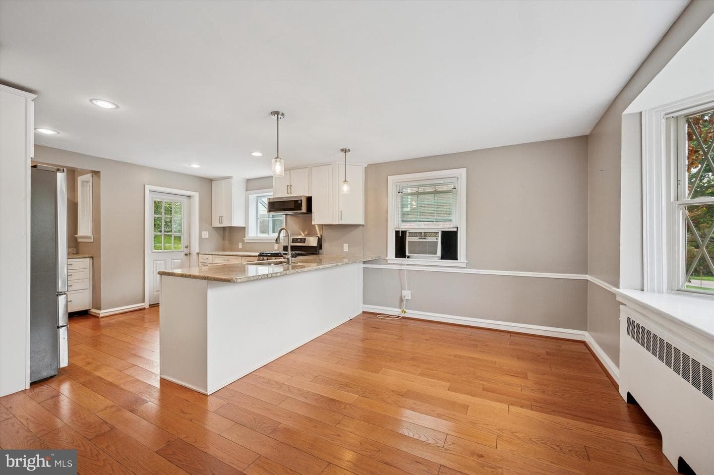 416 Carlton Avenue photo 9