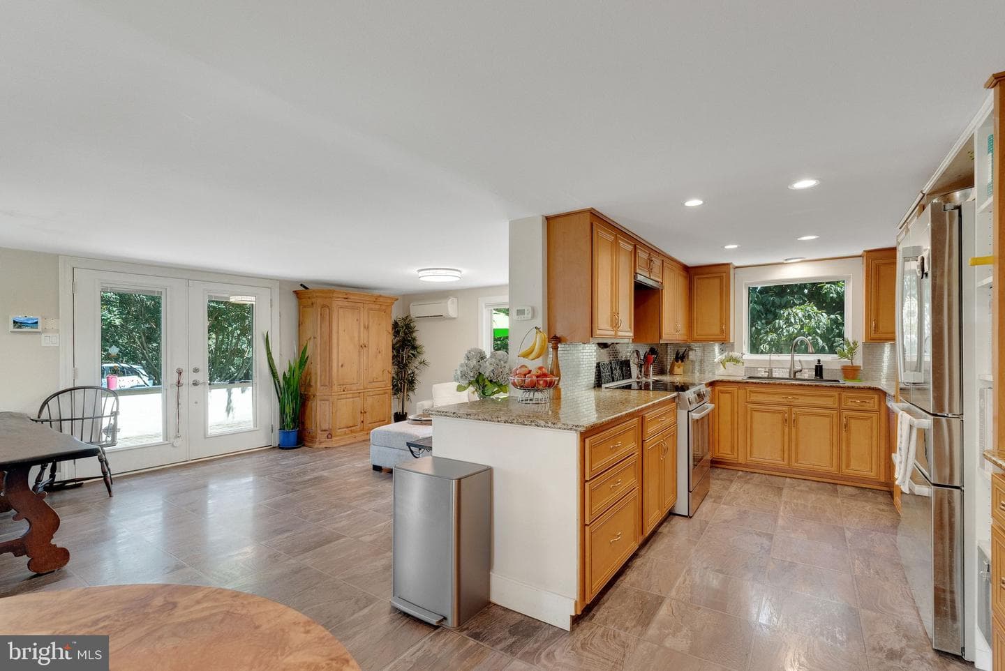 750 Annes Court photo 13