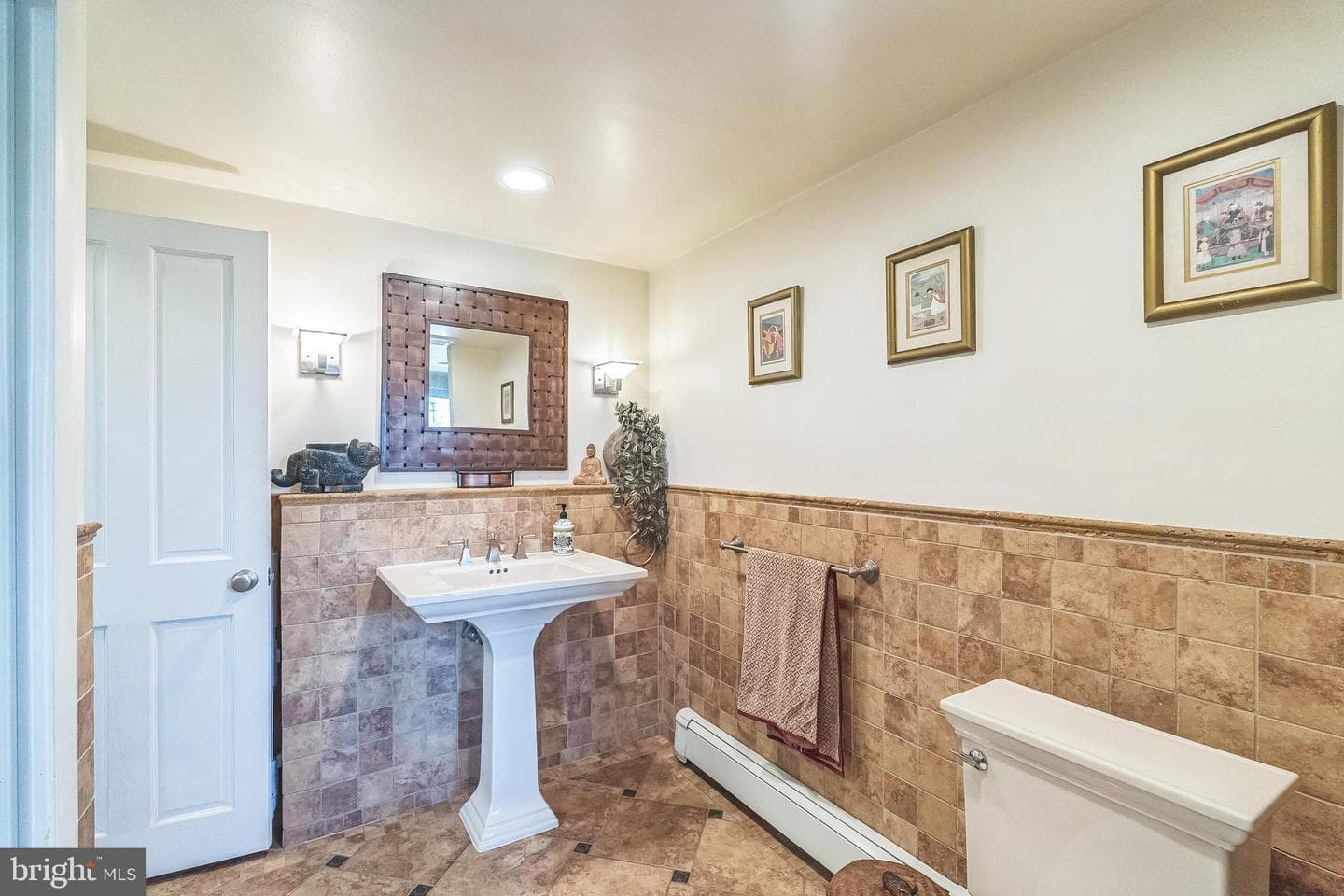 750 Annes Court photo 28