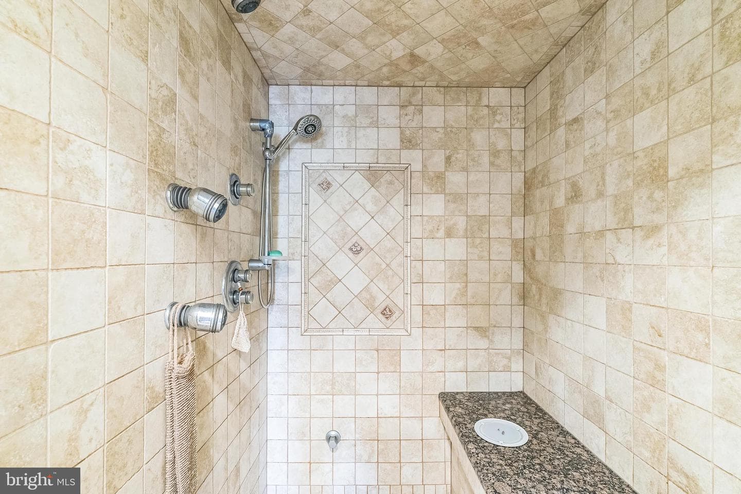 750 Annes Court photo 30