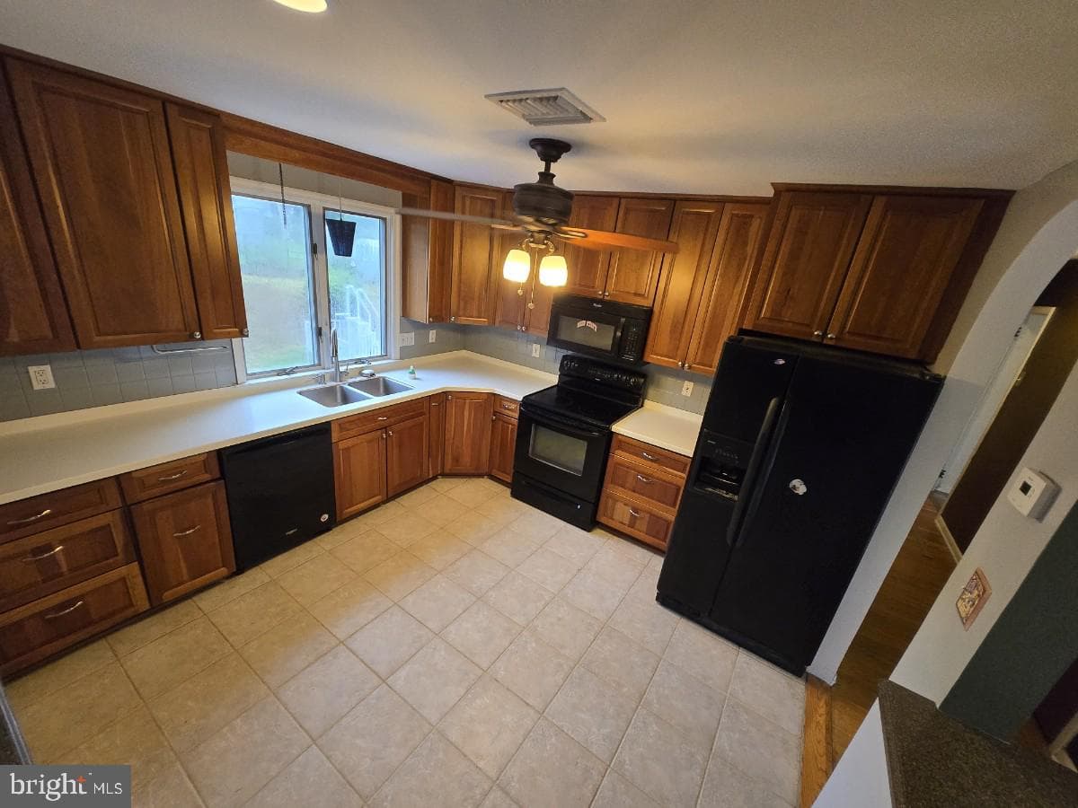 520 Deerfield Drive photo 23