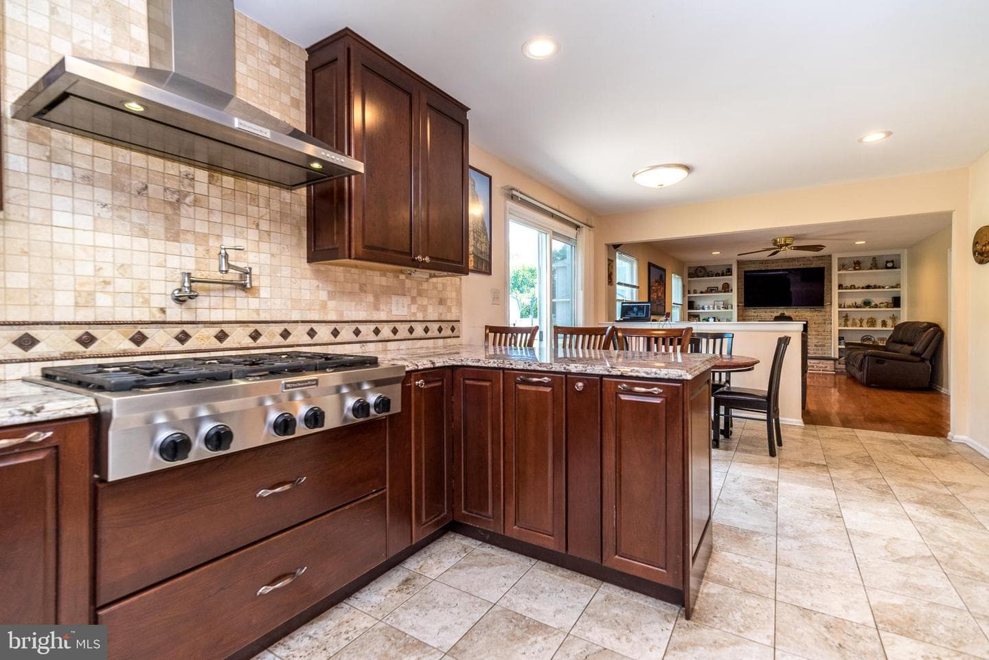 1783 Talbot Road photo 11