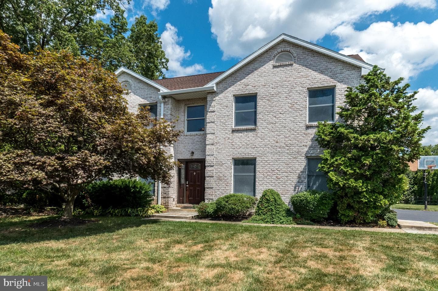 1783 Talbot Road photo 3