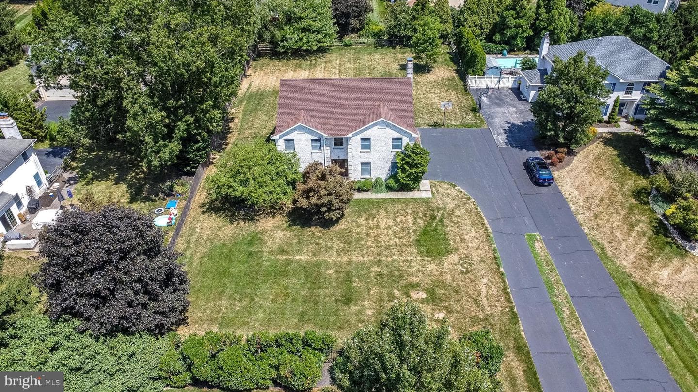 1783 Talbot Road photo 6