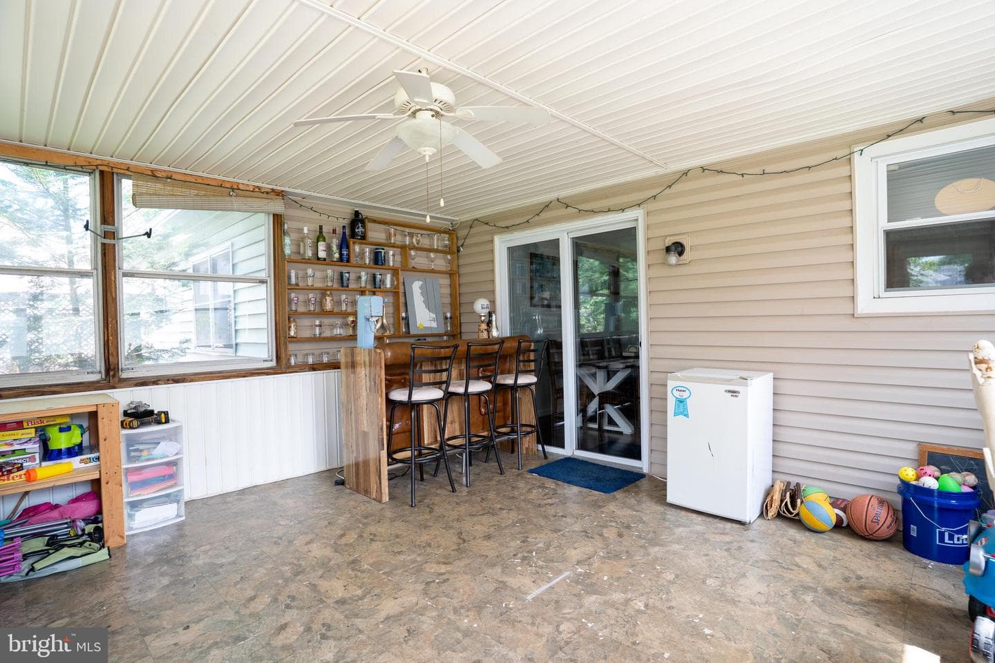 517 Woodbridge Circle photo 11