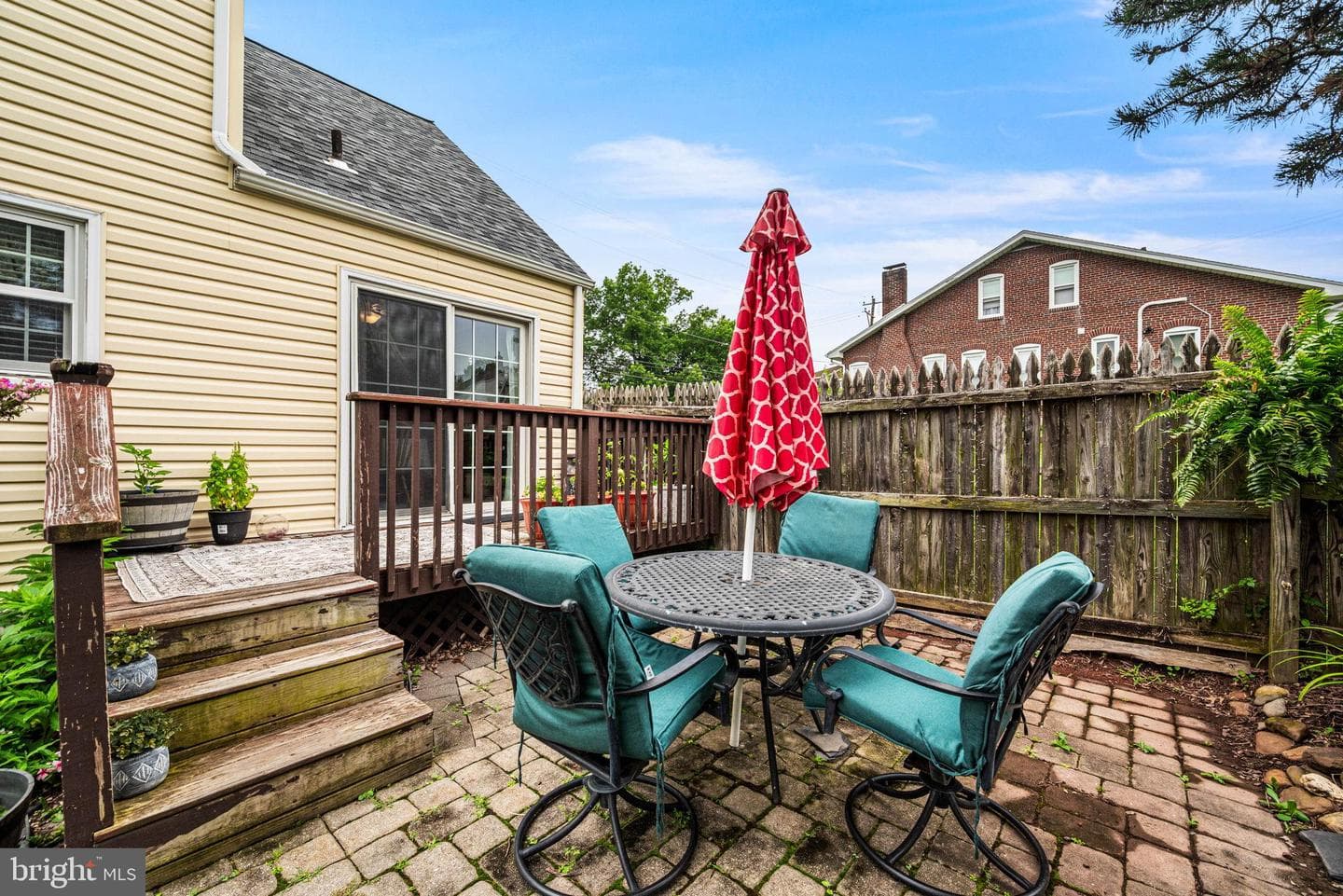 582 N Keim Street photo 23