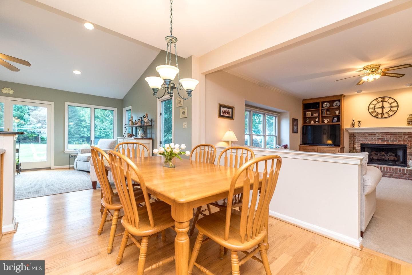 728 Castlewood Drive photo 23