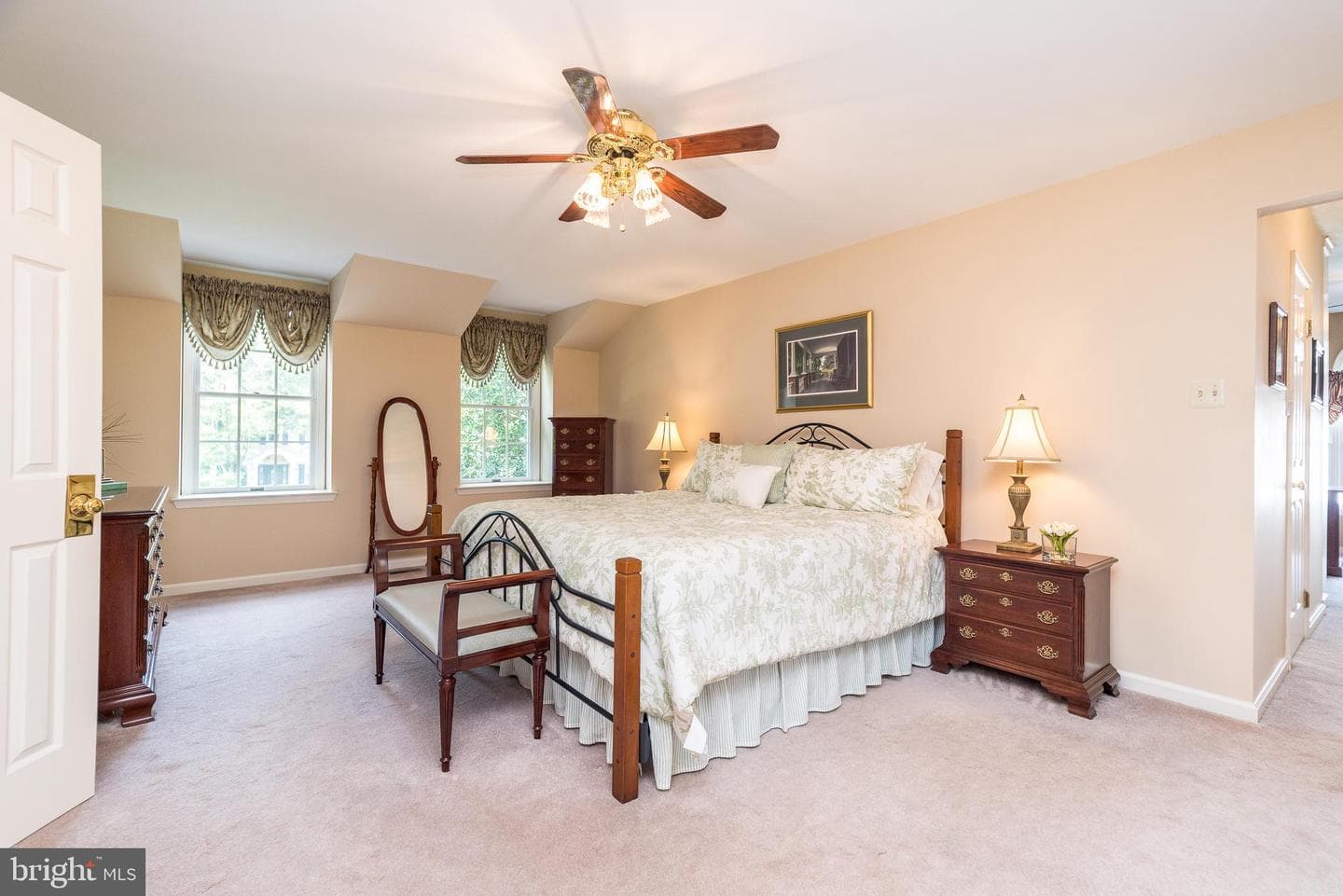 728 Castlewood Drive photo 39