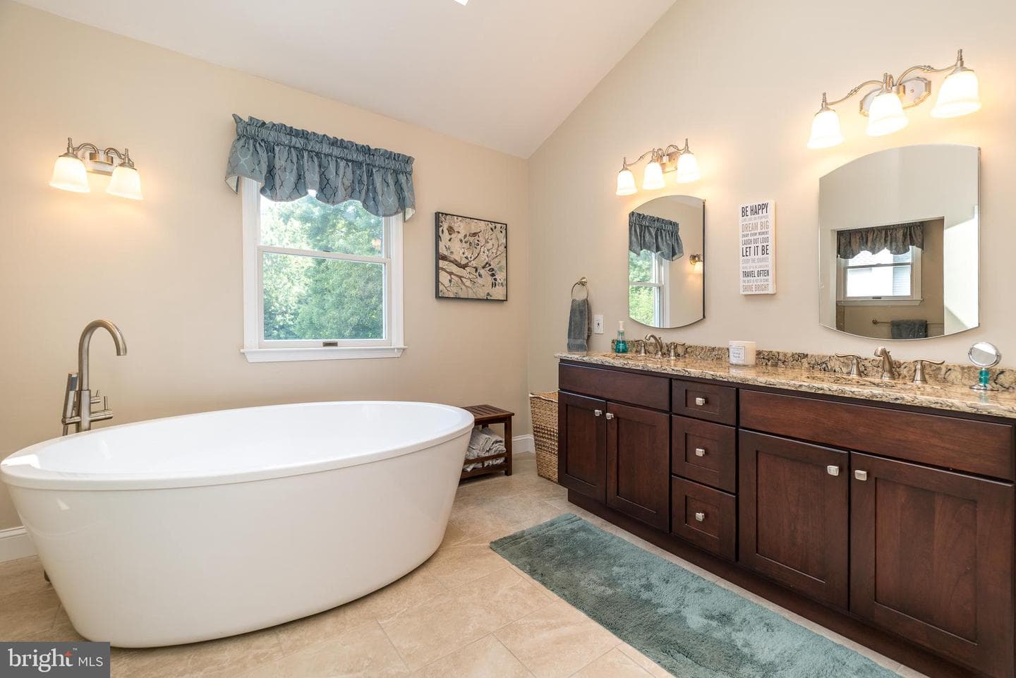 728 Castlewood Drive photo 43