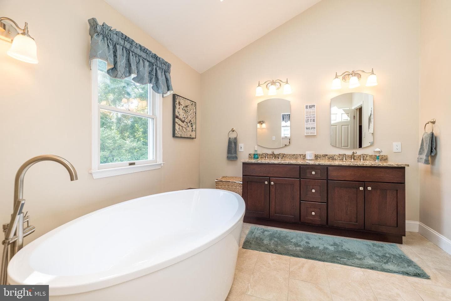728 Castlewood Drive photo 45