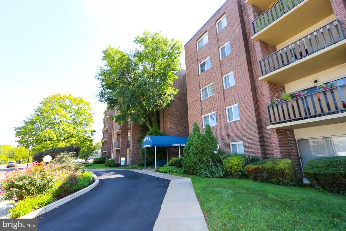 1570 The Fairway #103e photo 34