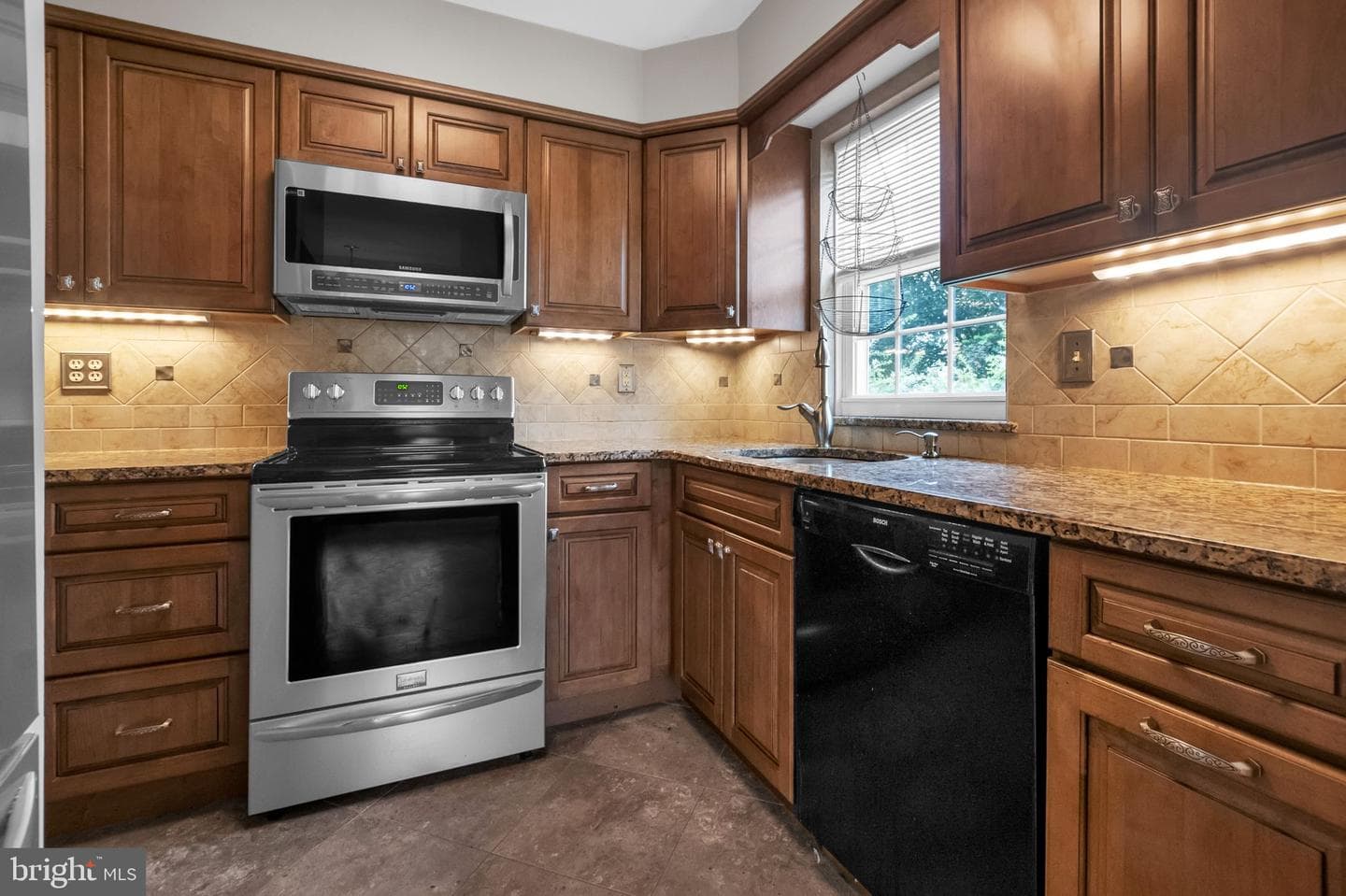 130 Goshen Road photo 3