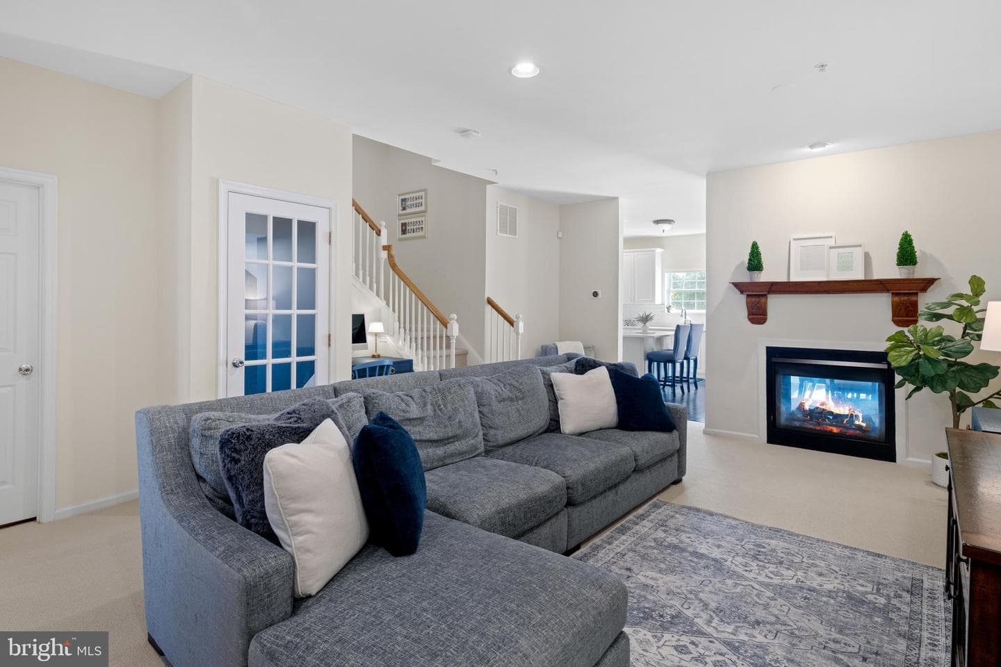 130 Ashley Way photo 3