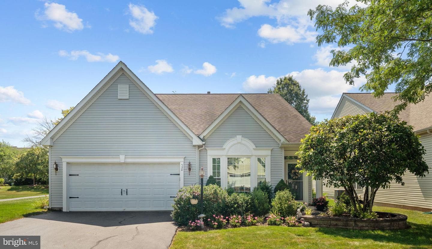 730 Twining Way photo 2