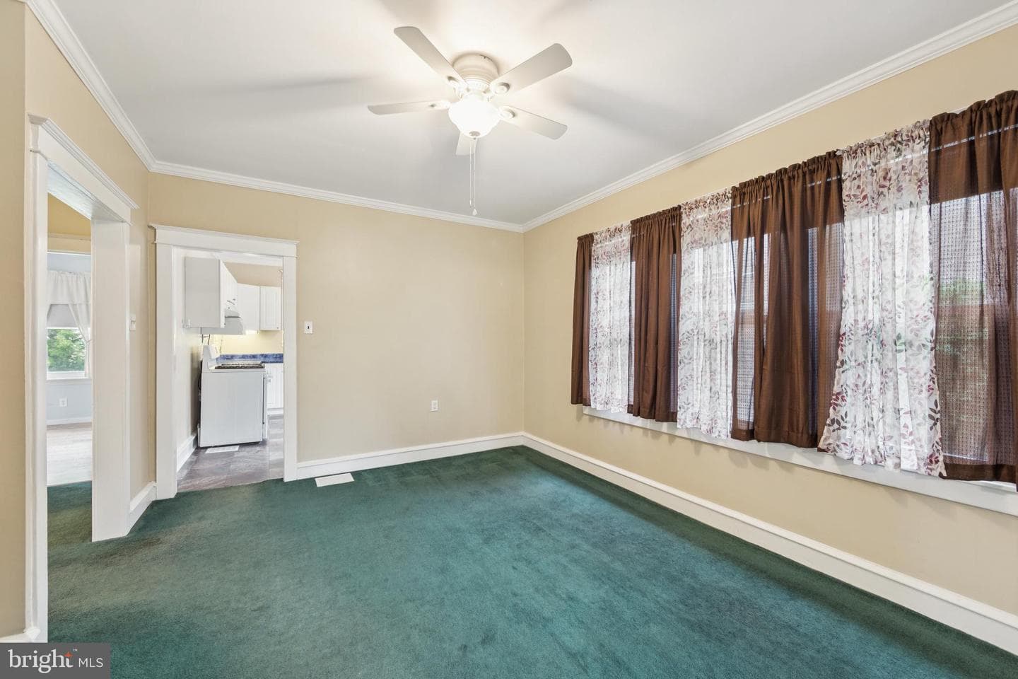 2463 Brookdale Avenue photo 6