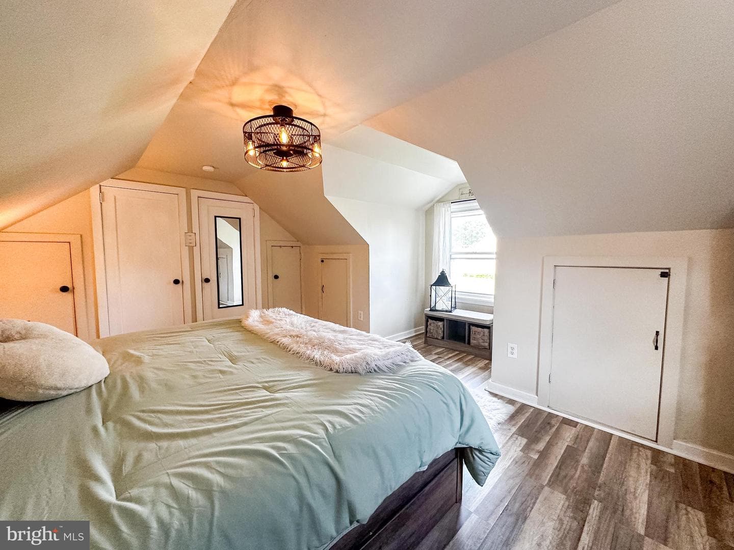 2591 Rosewood Avenue photo 42