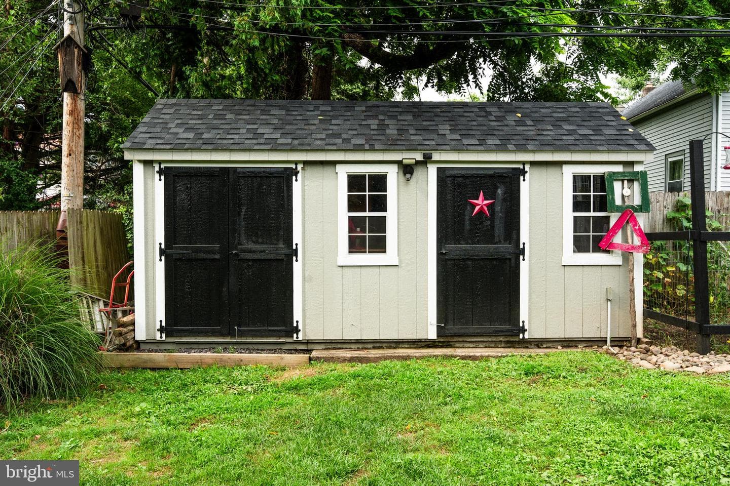 2591 Rosewood Avenue photo 8