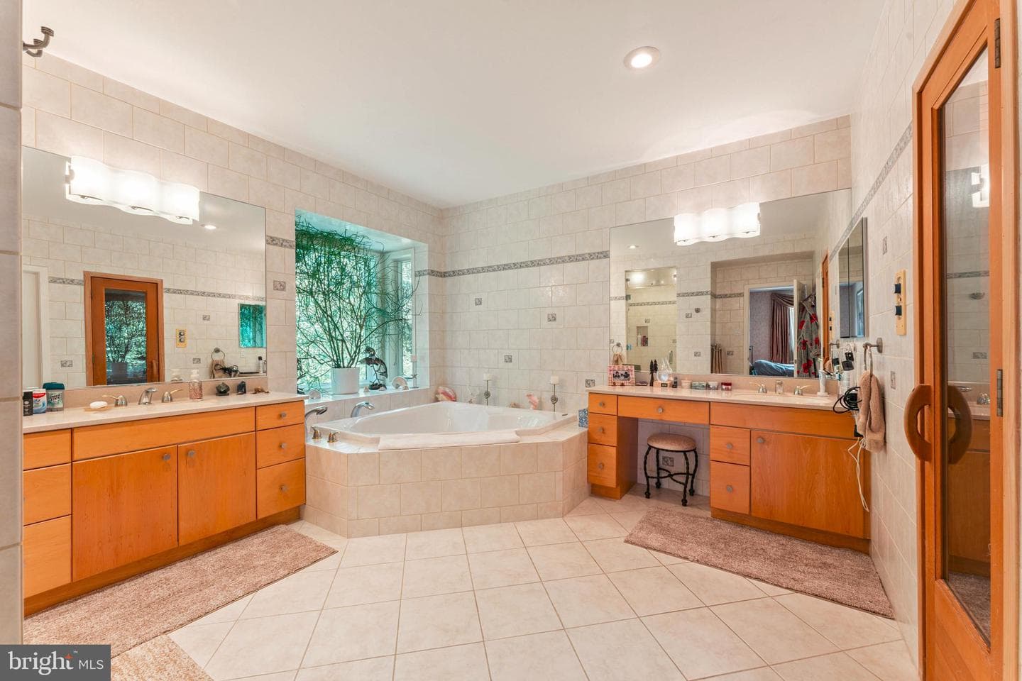 1427 Byberry Road photo 31