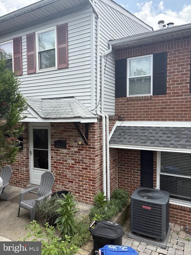 205 Whitpain Hills photo 9