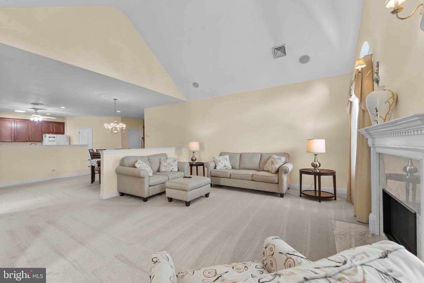 1063 Bordeaux Lane photo 8