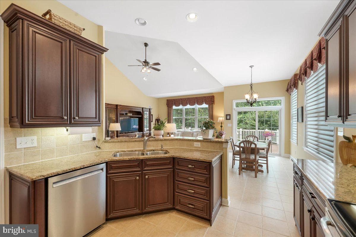 504 Logan Road photo 11