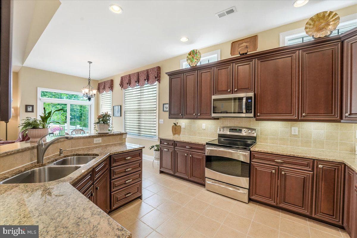 504 Logan Road photo 5
