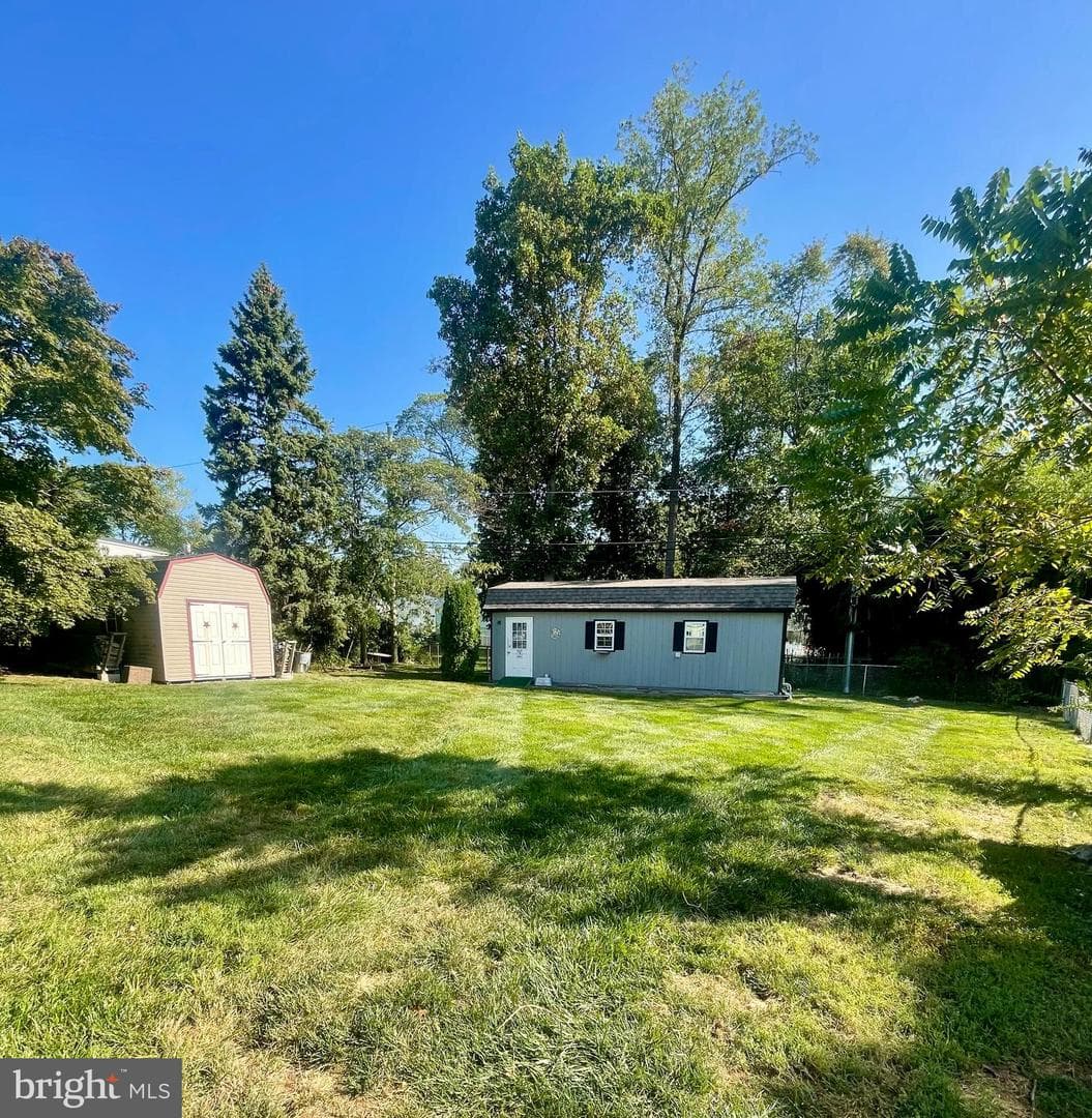 2721 Rossiter Avenue photo 29