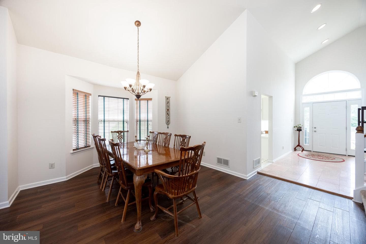 16 Longcross Road photo 21