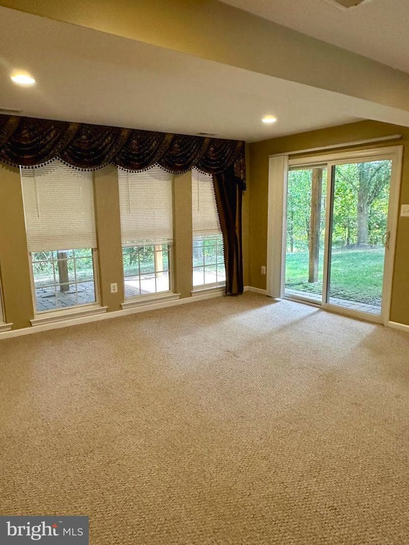 301 Devon Court photo 35